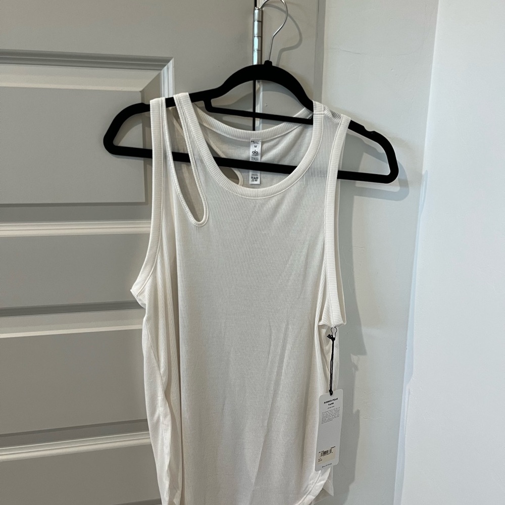 Alo Yoga Ribbed Peak Tank - S, M, L sizes available!